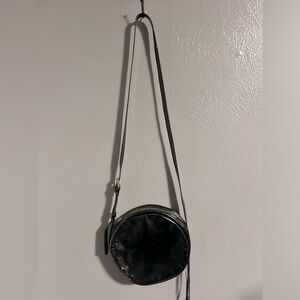 EUC HOBO round leather purse.